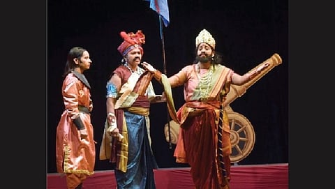 रणदुंदुभी नाटकातील एक प्रसंग