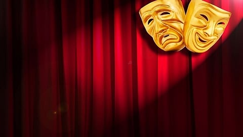 गोव्यातील पुष्पलताची 'नाटकाशी' असलेली  बांधिलकी