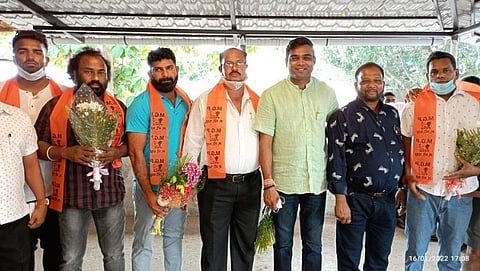 Goa BJP: मगो पक्षात प्रवेश केलेले दिगंबर दाभोलकर, कुंदन मोरजे, सोबत जीत आरोलकर,माजी सरपंच सुभाष आसोलकर व इतर