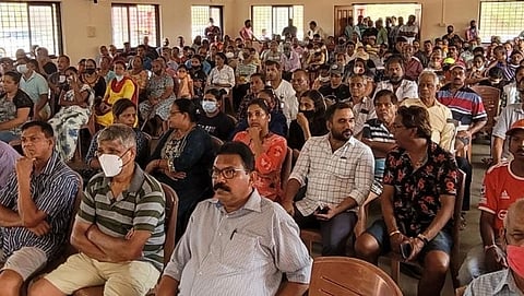 Water problem has become serious in Siolim area So the citizens are angry