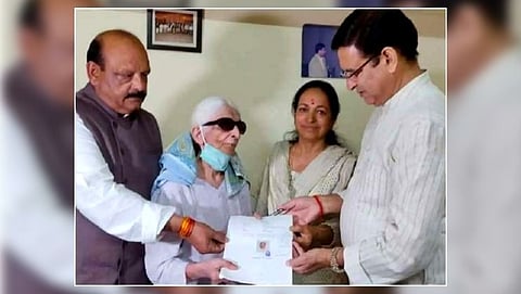 80-year-old Pushpa made his entire fortune in the name of congress leader Rahul Gandhi