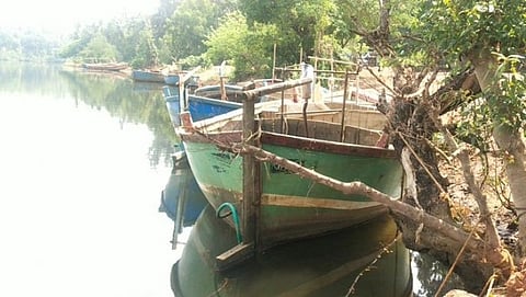Pernem police conduct raid and seize 31 canoes allegedly involved in sand mining in Terekhol river at Poraskade