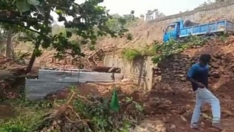 Dispute between two groups due to negligence of the contractor at Vasco