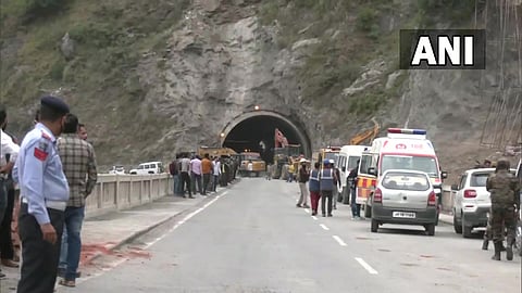 Jammu–Srinagar National Highway in Makerkote area of Ramban 6 to 7 trapped