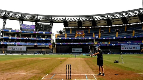 bcci announce 1.25 crore rupee cash reward ipl 2022 venues wankhede brabourne mca stadium eden garden