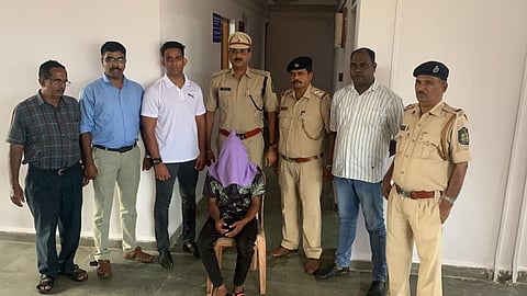 रेल्वे प्रवासातील लूटी प्रकरणी एकाला अटक