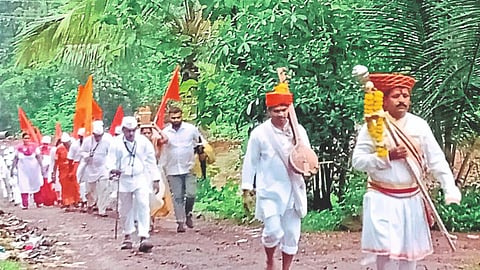 Devotees left for Pandharpur from Bicholim | Ashadhi Ekadashi