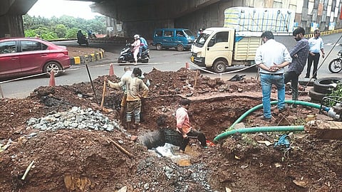 Water Pipeline burst in Karaswada
