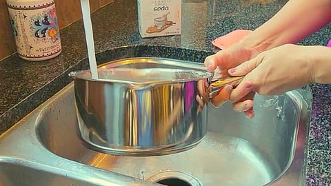 Burnt Milk Pan Cleaning