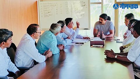 Vijay Sardesai with Sugarcane farmers