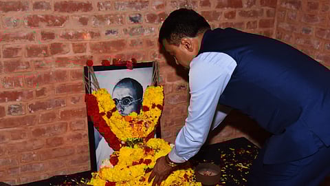 CM Pramod Sawant offer tributes to Savarkar