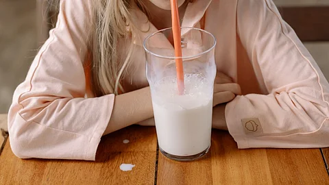 Benefits of Drinking Hot Milk