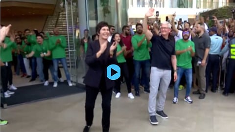 Apple's First Store In India| Team Cook