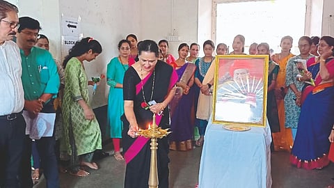 Rupa Deshprabhu inaugurating the blood donation camp