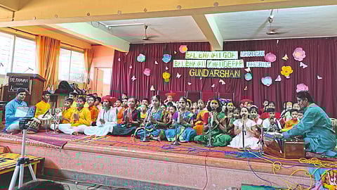 Children's demonstration program in Khandepar in excitement