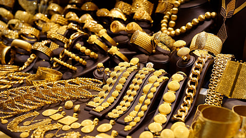 Indore Salesman replace gold with bentex