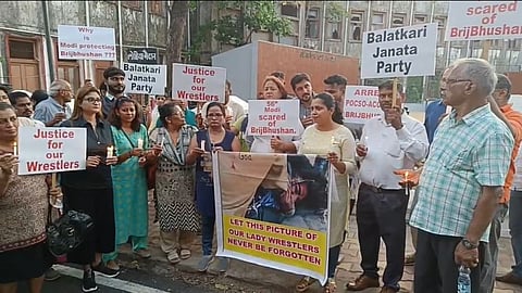 मडगावात मेणबत्ती मिरवणूक