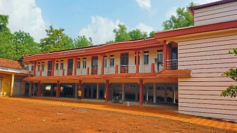 Ponda opening of the hall building built cost crores useless