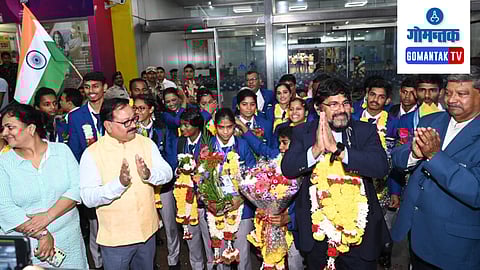 (Goan Players welcomes at Dabolim Airport)