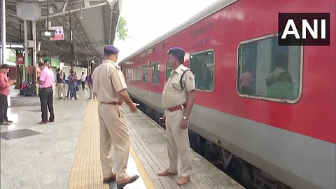 Jaipur-Mumbai train RPF constable Fire