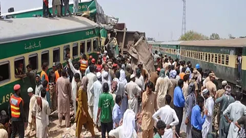 Pakistan Train Accident