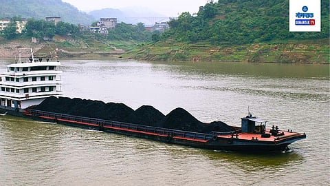 coal transport In barge