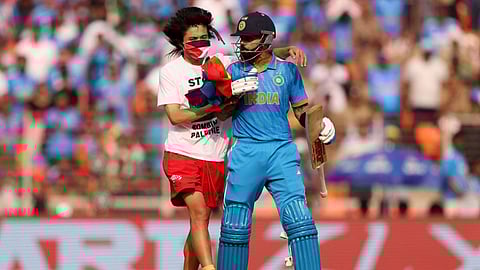 A pitch invader meet Virat Kohli in Ahmedabad