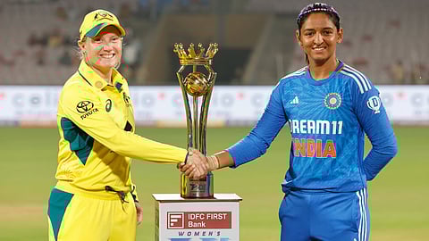 Alyssa Healy - Harmanpreet Kaur