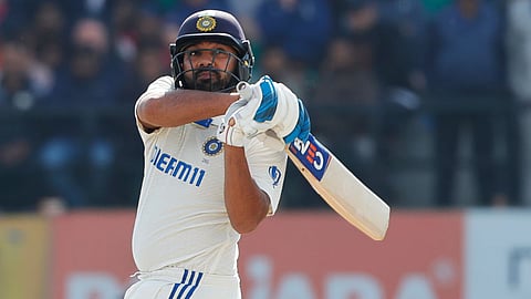 Rohit Sharma Century: धरमशालेत हिटमॅनचं विक्रमी शतक; कोच द्रविडची बरोबरी, तर युनिवर्स बॉसलाही टाकलं मागे