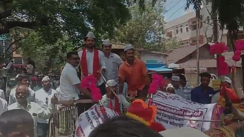 Agitation of Kolhapur Farmers against Nagpur Goa Shaktipeeth Expressway all party march to DM office