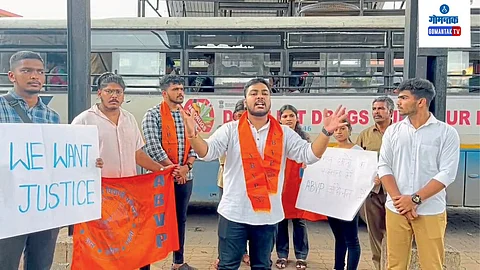 The Akhil Bharatiya Vidyarthi Parishad protested in Panjit saying that the students of Goa were also affected by the NEET paper leak