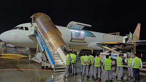 Mopa Airport: मोपा विमानतळाच्या शिरपेचात नवा बहुमान, पहिल्या मालवाहू विमानाचे यशस्वी लँडिंग