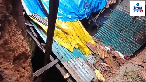 बापलेक झोपेत असताना सकाळी काळाचा घाला, छत कोसळून युपीच्या 18 वर्षीय मजुराचा मृत्यू
