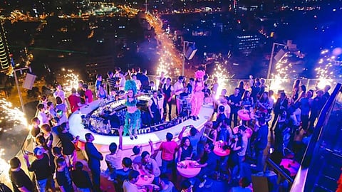 Night Life Cities: पार्टी तो बनती है...! जगातील 'ही' 10 शहर नाइटलाइफसाठी प्रसिद्ध