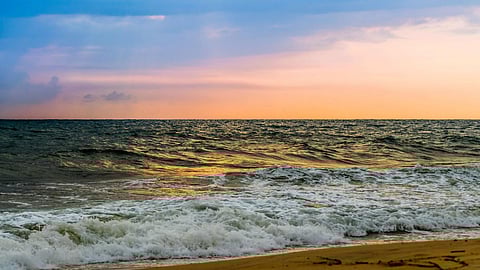 Goa, Candolim Beach: मोहिनी घालतो 'कांदोळीचा समुद्रकिनारा'; शांतता, नयनरम्यतेची पर्यटकांना साद