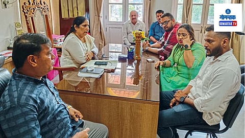 Mapusa Public Toilet Demolition: विरोधी गटाच्या नगरसेवकांच्या शिष्टमंडळाने नगराध्यक्षा व मुख्याधिकारी यांची भेट घेतली