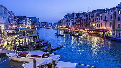 Venice City: पाण्यावर वसलेलं ‘व्हेनिस’ शहर, जाणून घ्या का आणि कसं वसवलं?