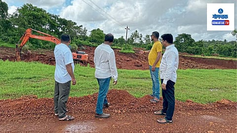 Dhargal Hill Cutting: धारगळ येथे कॅसिनो उभारणीसाठी डेल्टा कॉर्प कंपनीच्या जागेमध्ये मोठ्या प्रमाणात डोंगर कापून पर्यावरणाची हानी केली जात आहे