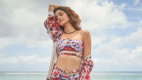 Ananya Panday Beach Look: तिचं ते 'लडकपण...' अनन्याचा बीचवरील लूक चाहत्यांना करतोय आकर्षित!