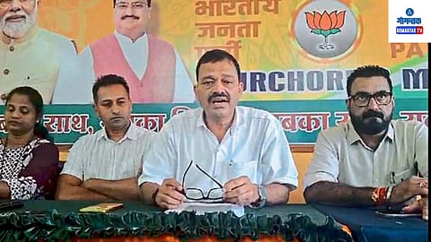 Curchorem BJP: मुख्यमंत्री डॉ. प्रमोद सावंत यांनी चतुर्थीपूर्वी खड्डे बुजविणार असे सांगितले होते, पण जोरदार पाऊस पडत असल्याने हे काम होऊ शकले नाही