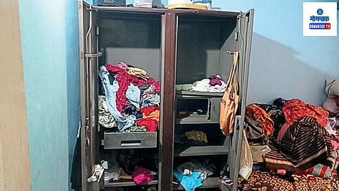 Curti Theft News: चोरट्यांनी पाळत ठेवून ही चोरी केली. बंद फ्लॅटची कडी तोडून आत प्रवेश केला व आतील कपाट फोडून रोख पंधरा हजार रुपये तसेच काही दागिने मिळून एकूण दोन लाख रुपयांचा ऐवज लंपास केला.