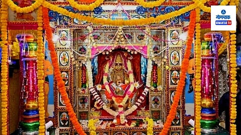 Goa Navratri 2024: गोवा आणि नवरात्र म्हटलं की आवर्जून आठवण होते ती मखरोत्सवाची. गोव्यात असलेल्या प्रमुख मंदिरांत हा अनोखा उत्सव पाहायला मिळतो.