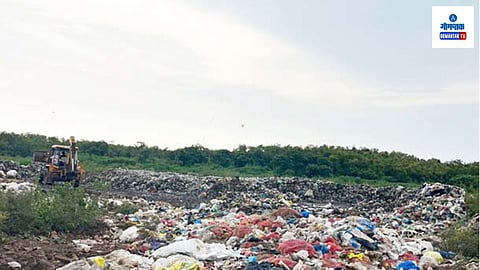 Assagao Garbage Problem: म्हापसा पालिकेने साचलेल्या कचऱ्यावर प्रक्रिया करण्याची विनंती गोवा कचरा व्यवस्थापन महामंडळाला केली आहे. आणखीन महिनाभरात आसगाव पठार परिसरात पुन्हा दुर्गंधीचे साम्राज्य पसरणे आता दूर नाही