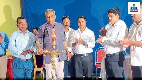 Minister Sudin Dhavalikar: गोव्यात विजेच्या समस्या राहू नयेत यासाठी कार्यवाही सुरू आहे. भूमिगत वीजवाहिन्या टाकण्याचे काम सुरू आहे. फोंडा तालुक्यात ४५० कोटी रुपयांची कामे सुरू आहेत, सबंध राज्यात ५५०० कोटी रुपये खर्चण्यात येत आहेत, असे ढवळीकर म्हणाले.