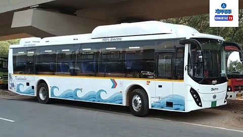 CM on Electric Buses: राज्यातील सर्व मार्गांवर ‘म्हजी बस’ योजनेबरोबरच कदंबची बस सेवा सुरू राहणार असल्याची ग्वाही मुख्यमंत्री डॉ. प्रमोद सावंत यांनी दिली