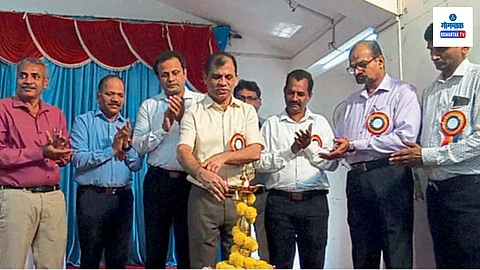 Bicholim 'ITI' Skill Convocation Ceremony: डिचोली औद्योगिक प्रशिक्षण केंद्राच्या (आयटीआय) कौशल्य दीक्षांत सोहळ्यात डॉ. शेट्ये प्रमुख पाहूणे या नात्याने बोलत होते. येथील दीनदयाळ सभागृहात आयोजित या शानदार सोहळ्याप्रसंगी खास पाहूणे म्हणून सरकारी अभियांत्रिकी महाविद्यालयाचे प्राध्यापक रघुवीर च्यारी नाचनोळकर उपस्थित होते.