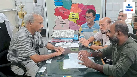Primary Health Centre Kasarvane: पेडणे तालुक्यातील पूर्वा कासारवर्णे येथील प्राथमिक आरोग्य केंद्राचेच आरोग्य बिघडले आहे. सरकारने वेळीच लक्ष घालून सुधारणा घडवून न आणल्यास भविष्यात तीव्र आंदोलन छेडण्यात येईल, असा इशारा काँग्रेसकडून देण्यात आला आहे.