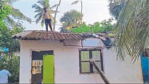 Illegal Construction: बेकायदा बांधकाम 'जमीनदोस्त'; पोलिस बंदोबस्तात पंचायतीची कारवाई