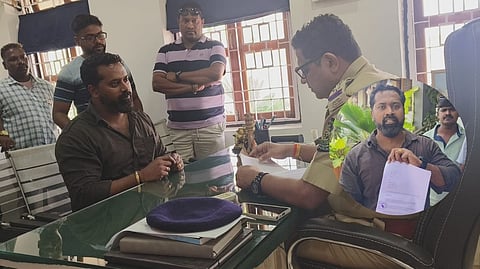 Goa Fraud: PMO मध्ये सिक्युरिटी इन्चार्ज असल्याचं भासवून टॅक्सीचालकांना गंडा; तोतया व्यक्तीविरोधात तक्रार दाखल!