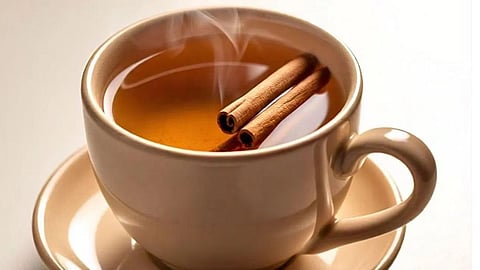 थंडीत शुगर आणि कॉलेस्ट्रॉल नियंत्रणात ठेवण्यासाठी करा 'या' 4 हेल्थ ड्रिंकचे सेवन